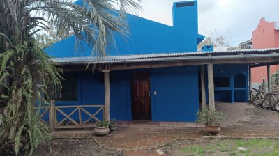 Venta de casa en el Tesoro de dos dormitorios