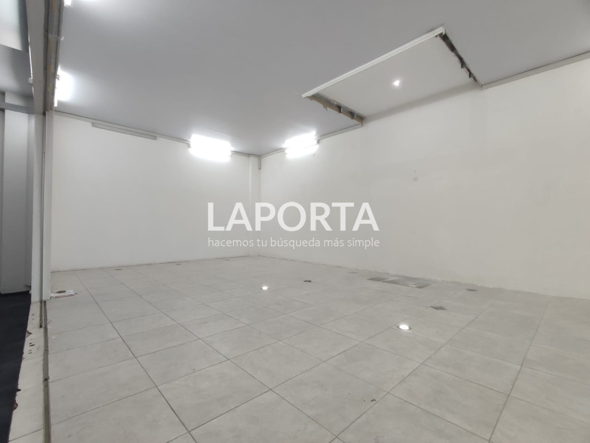 Galpón ID.368/Venta-Galpón/Depósito-con-casa-en-Brazo-Oriental--Montevideo - Venta Galpón/Depósito con casa en Brazo Oriental - Montevideo
