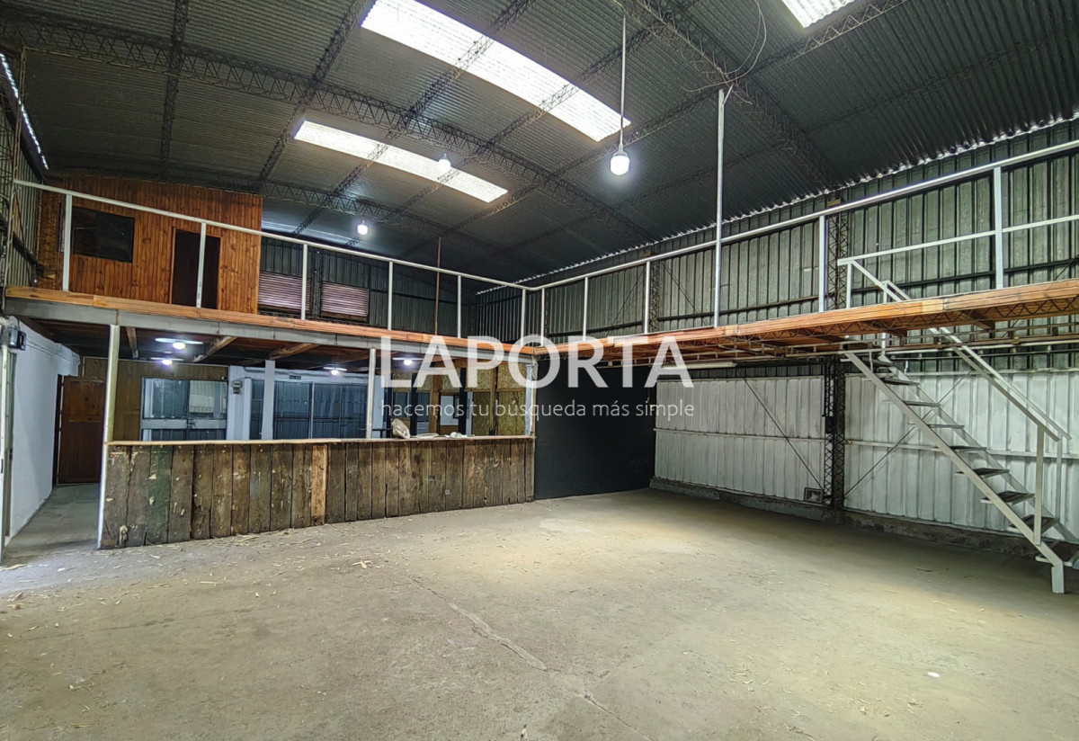Galpón ID.420/Oportunidad-de-inversión-en-estratégica-ubicación-comercial-en-Salto - Oportunidad de inversión en estratégica ubicación comercial en Salto