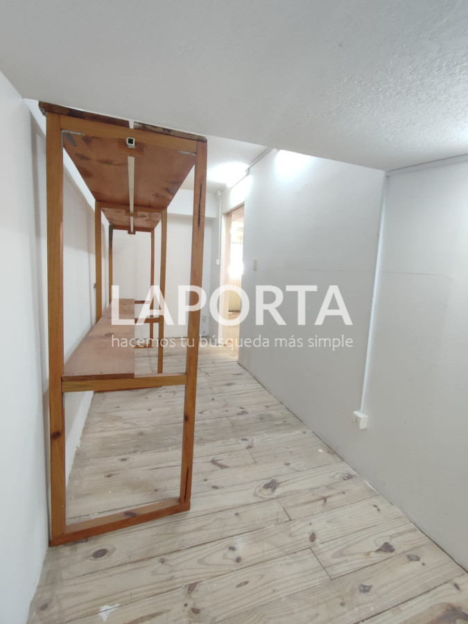 Galpón ID.368/Venta-Galpón/Depósito-con-casa-en-Brazo-Oriental--Montevideo - Venta Galpón/Depósito con casa en Brazo Oriental - Montevideo