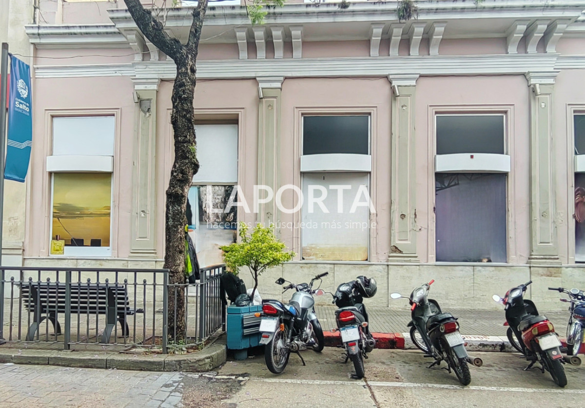 Local Comercial ID.1318/Local-comercial-en-alquiler,-en-el-centro-de-Salto - Local comercial en alquiler, en el centro de Salto