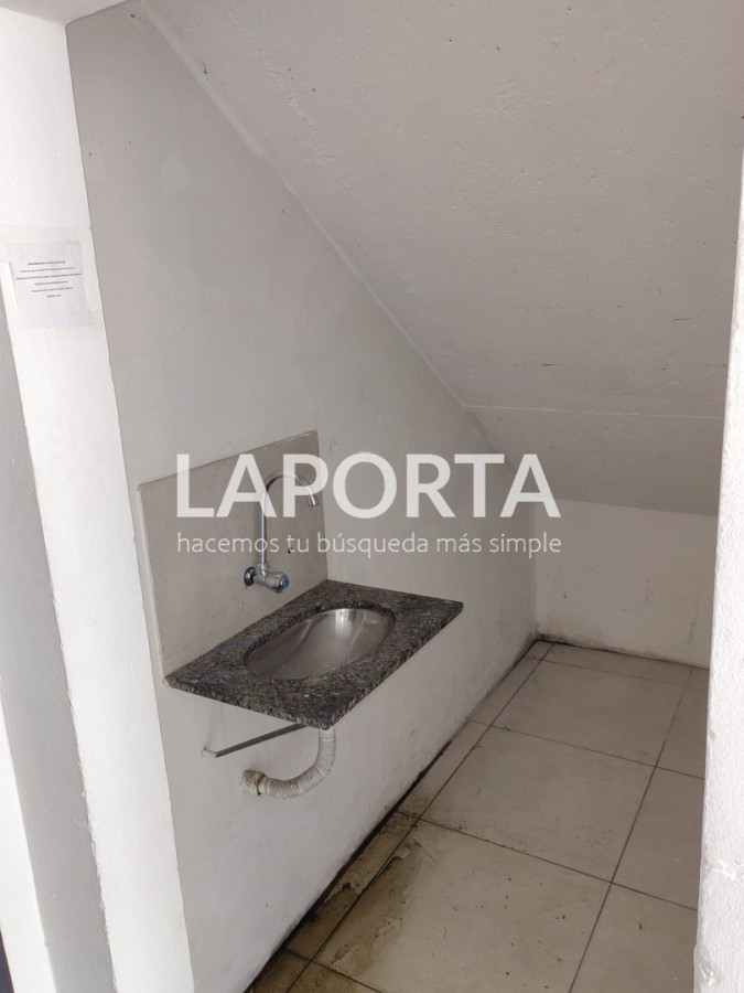 Local Comercial ID.1718/Local-en-pleno-centro - Local en pleno centro