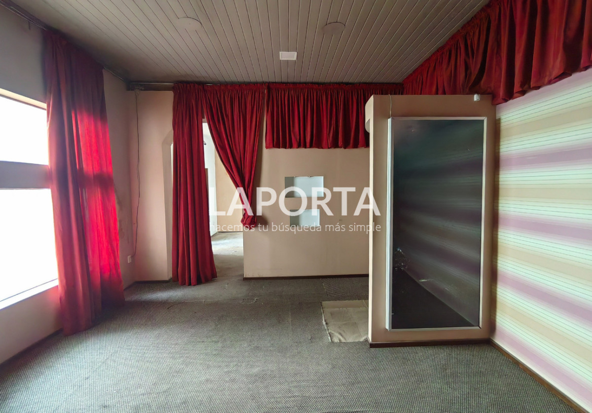Local Comercial ID.1318/Local-comercial-en-alquiler,-en-el-centro-de-Salto - Local comercial en alquiler, en el centro de Salto