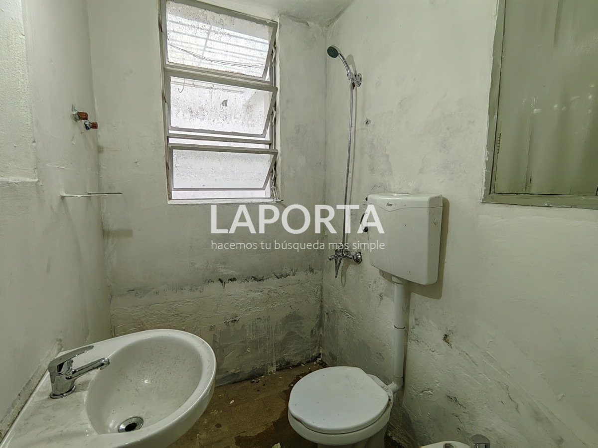 Local Comercial ID.1337/Local-comercial-en-alquiler-en-el-centro-de-Salto - Local comercial en alquiler en el centro de Salto