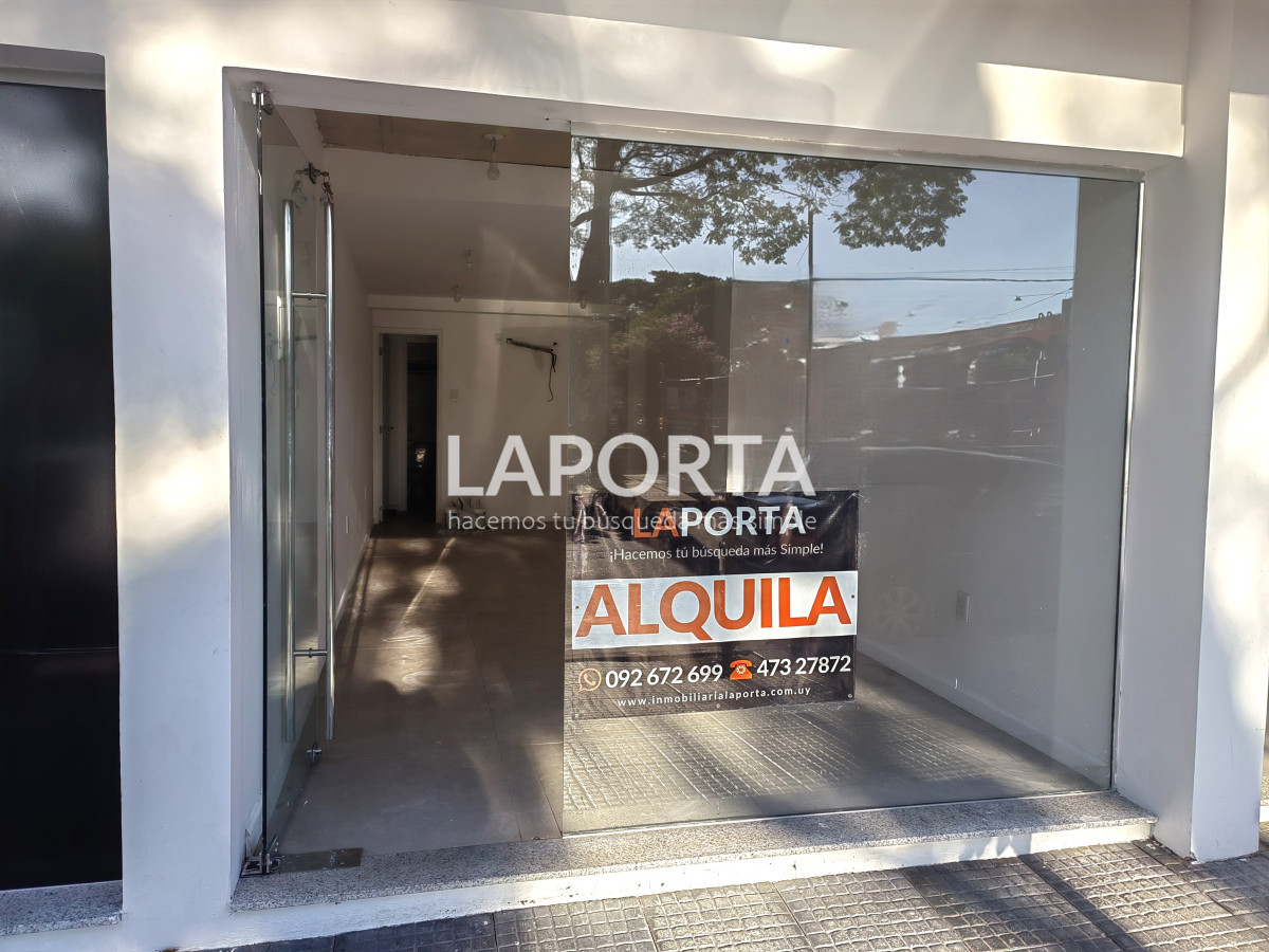 Local Comercial ID.728/Local-en-alquiler-frente-a-plaza-de-deportes-en-Salto - Local en alquiler frente a plaza de deportes en Salto
