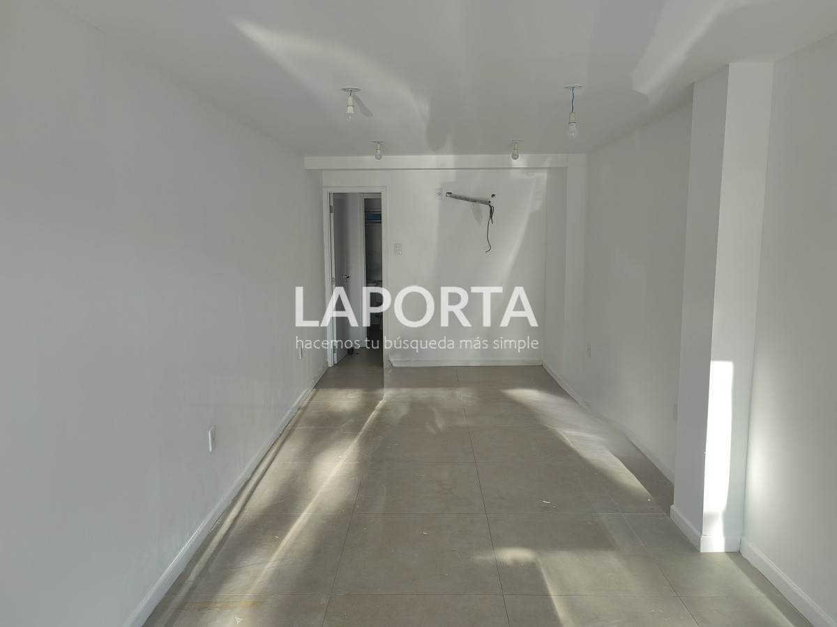 Local Comercial ID.1198/Locales-comerciales-en-Edificio-Plaza- - Locales comerciales en Edificio Plaza 