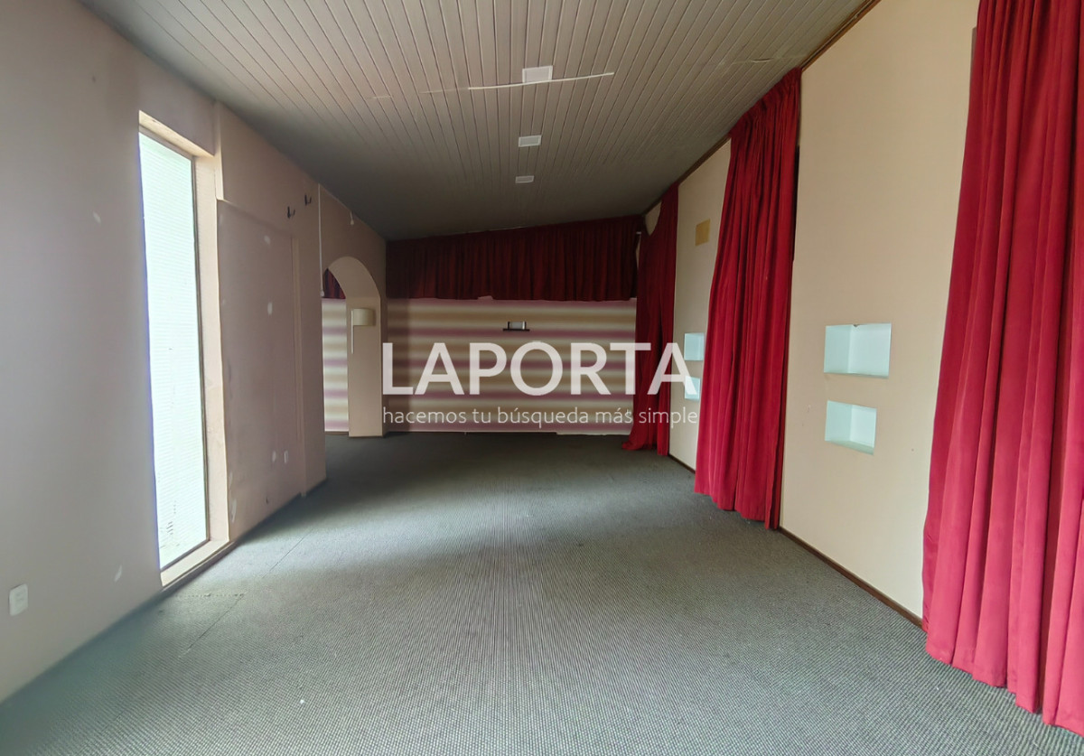 Local Comercial ID.1318/Local-comercial-en-alquiler,-en-el-centro-de-Salto - Local comercial en alquiler, en el centro de Salto