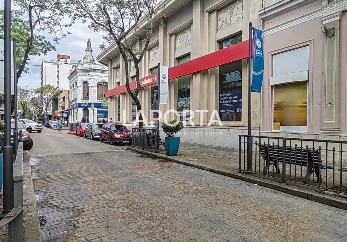 Local Comercial ID.1318/Local-comercial-en-alquiler,-en-el-centro-de-Salto - Local comercial en alquiler, en el centro de Salto