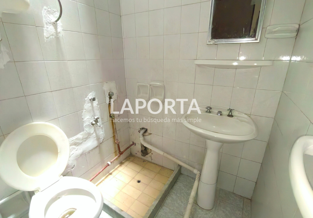 Local Comercial ID.1318/Local-comercial-en-alquiler,-en-el-centro-de-Salto - Local comercial en alquiler, en el centro de Salto