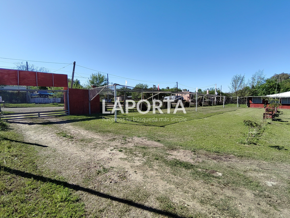 Local Comercial ID.1323/Salón-de-fiestas-y-eventos-con-amplio-terreno-en-Salto - Salón de fiestas y eventos con amplio terreno en Salto