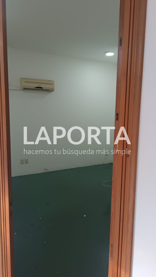 Local Comercial ID.1055/Venta-o-alquiler-de-local-comercial-en-Roosevelt-en-Punta-del-Este - Venta o alquiler de local comercial en Roosevelt en Punta del Este