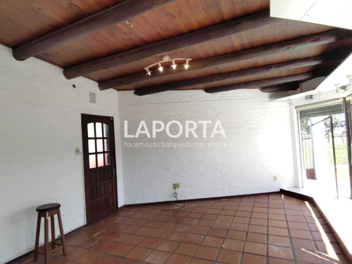 Local Comercial ID.2195/Local-comercial-a-metros-del-Salto-Shopping-y-Terminal - Local comercial a metros del Salto Shopping y Terminal