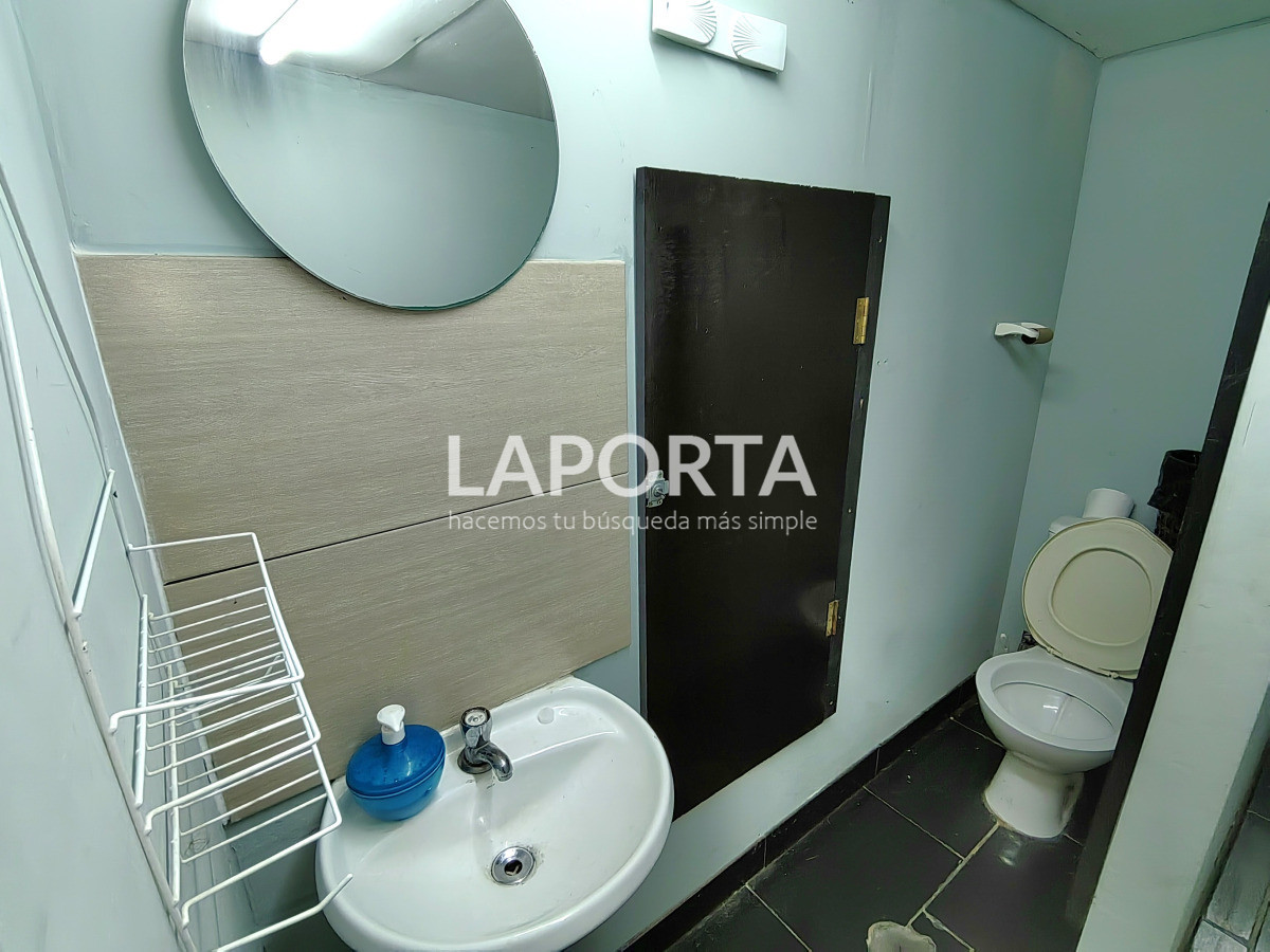 Local Comercial ID.1323/Salón-de-fiestas-y-eventos-con-amplio-terreno-en-Salto - Salón de fiestas y eventos con amplio terreno en Salto