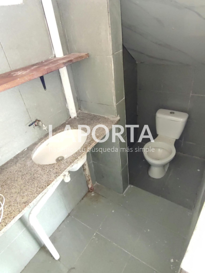 Local Comercial ID.2195/Local-comercial-a-metros-del-Salto-Shopping-y-Terminal - Local comercial a metros del Salto Shopping y Terminal