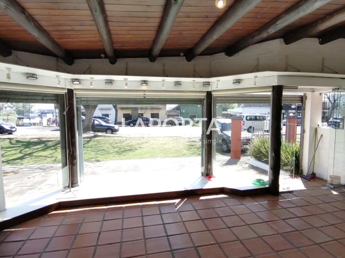 Local Comercial ID.2195/Local-comercial-a-metros-del-Salto-Shopping-y-Terminal - Local comercial a metros del Salto Shopping y Terminal