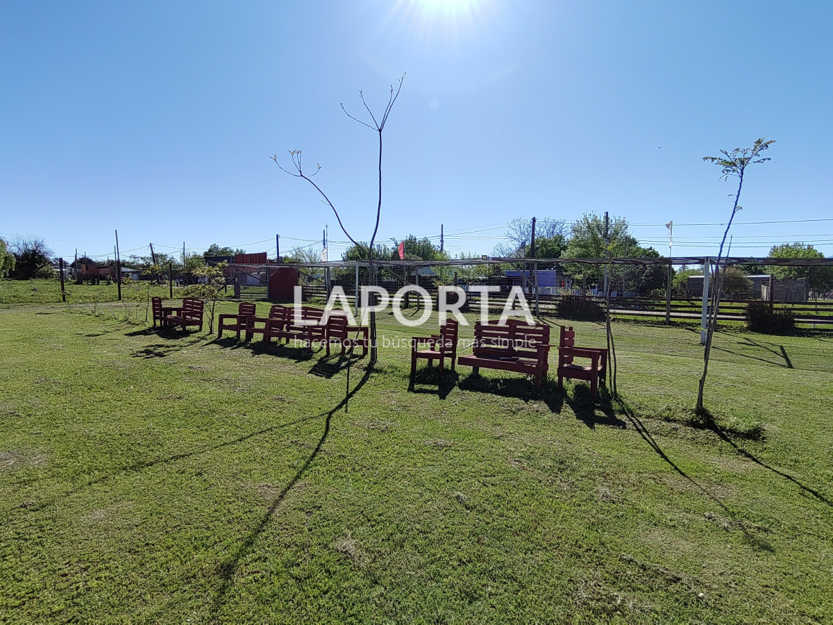 Local Comercial ID.1323/Salón-de-fiestas-y-eventos-con-amplio-terreno-en-Salto - Salón de fiestas y eventos con amplio terreno en Salto