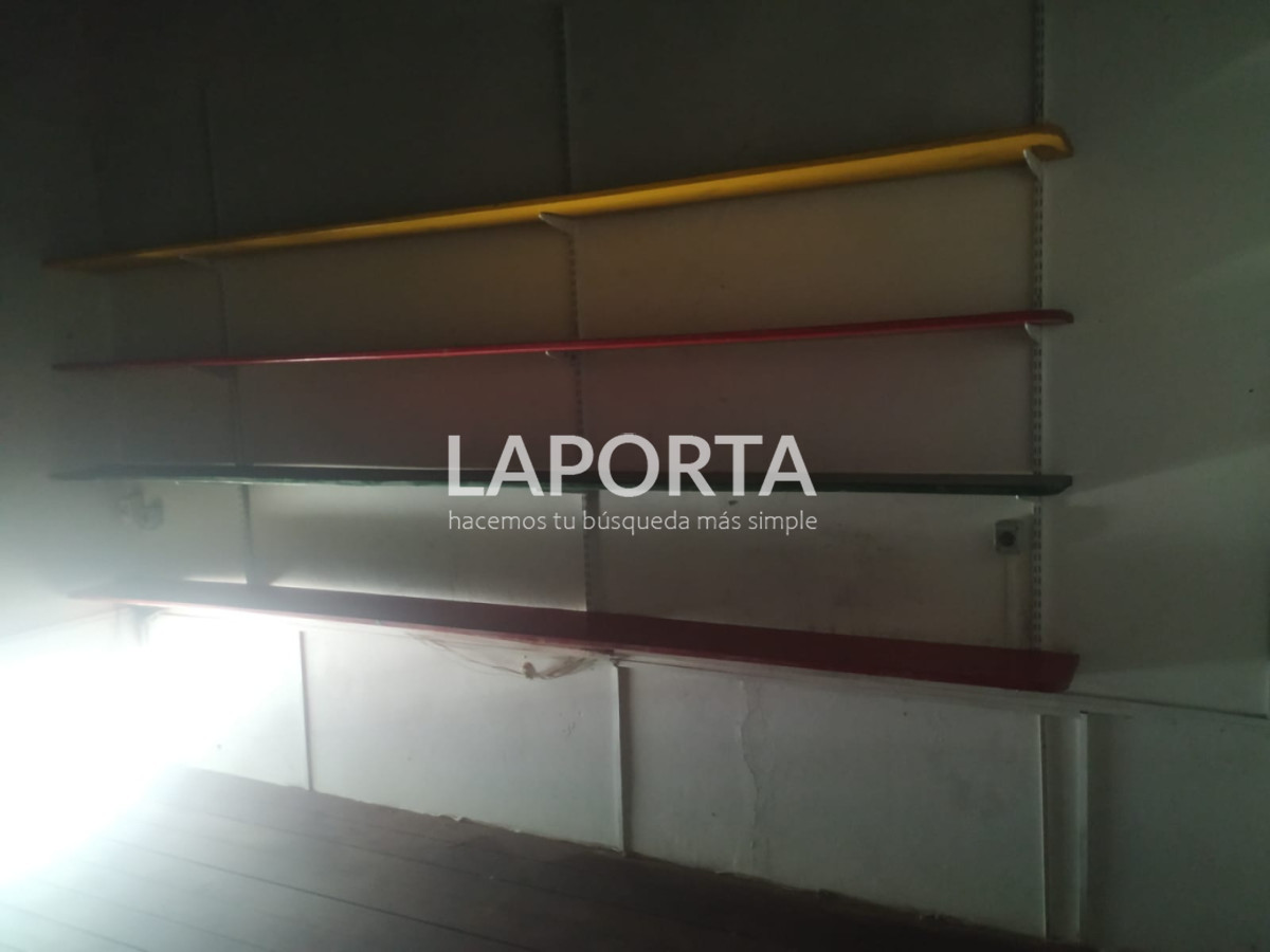 Local Comercial ID.2148/Local-en-pleno-centro - Local en pleno centro
