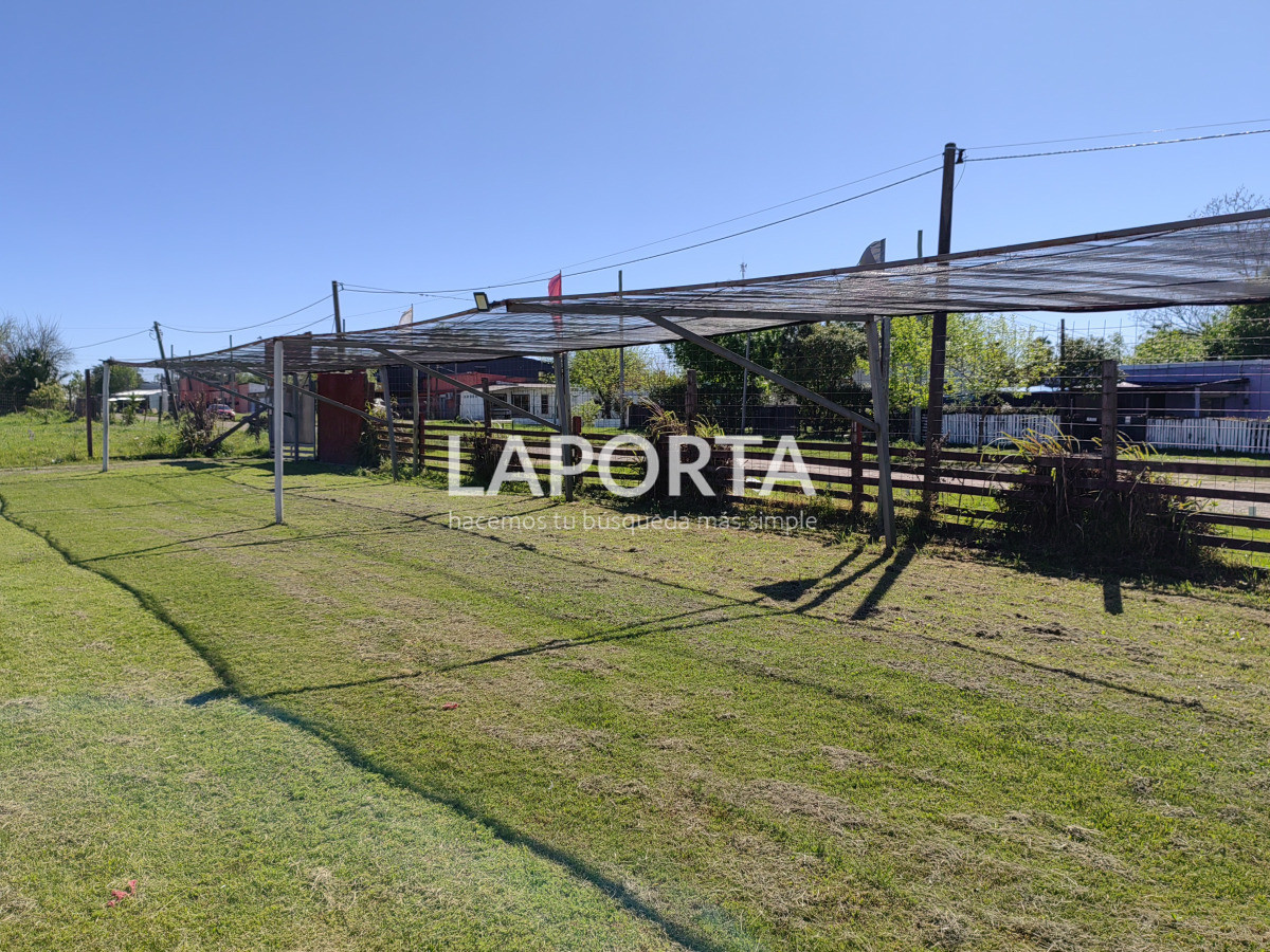 Local Comercial ID.1323/Salón-de-fiestas-y-eventos-con-amplio-terreno-en-Salto - Salón de fiestas y eventos con amplio terreno en Salto