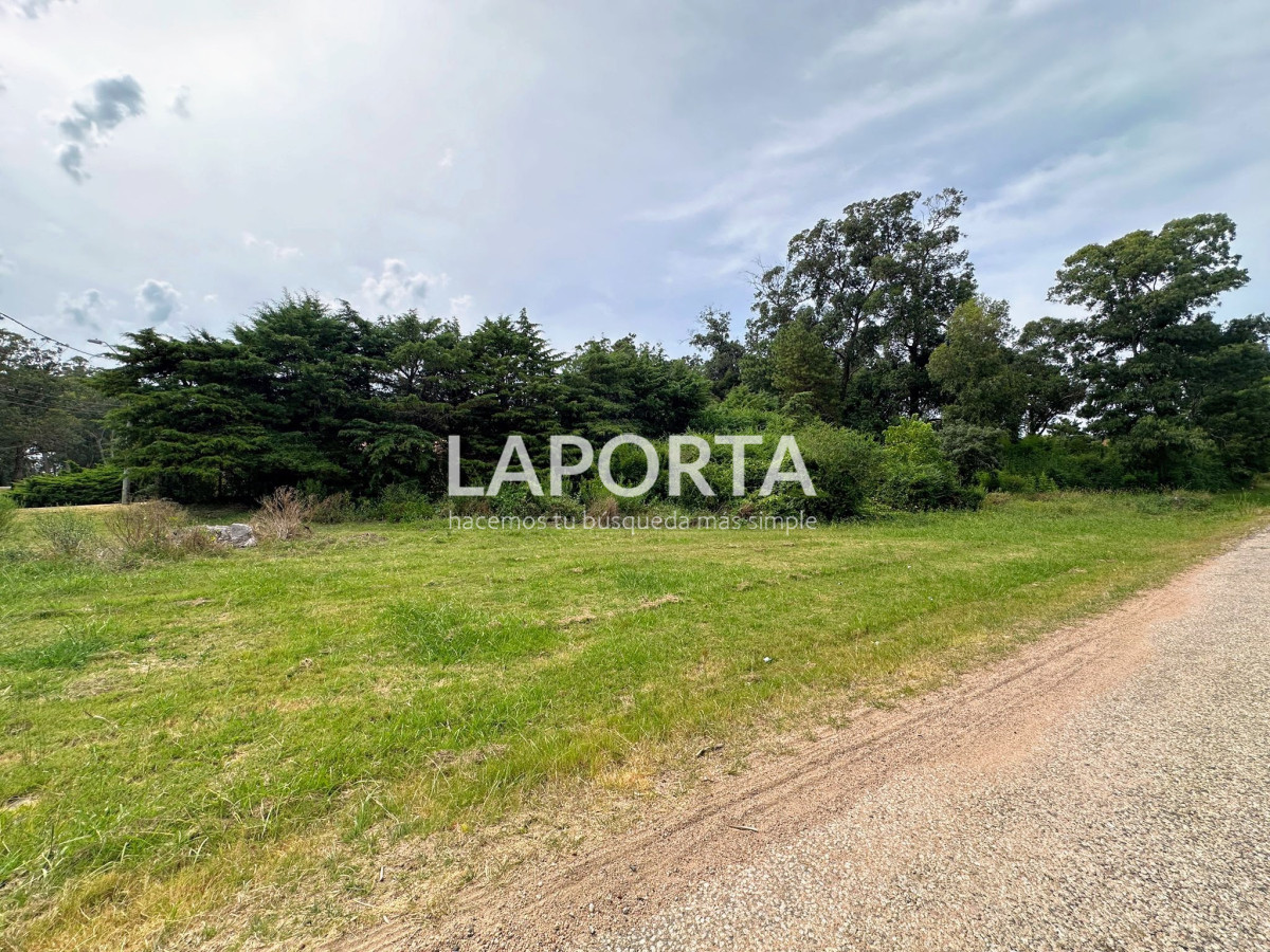 Terreno ID.55/Terreno-en-venta,-en-zona-de-Club-de-Golf-en-Punta-del-Este - Terreno en venta, en zona de Club de Golf en Punta del Este