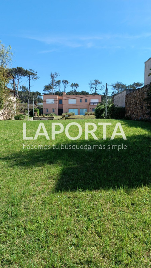 Terreno ID.164 - Hermoso terreno con vista al mar por su fondo