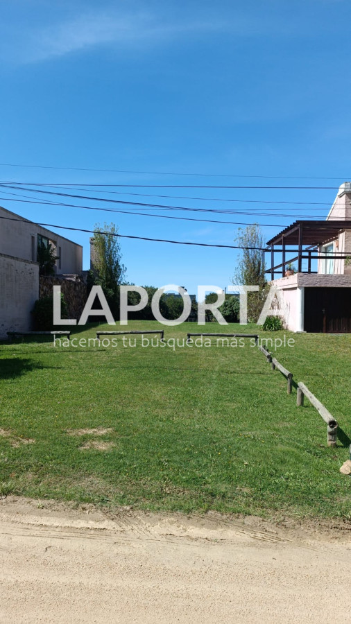 Terreno ID.164 - Hermoso terreno con vista al mar por su fondo