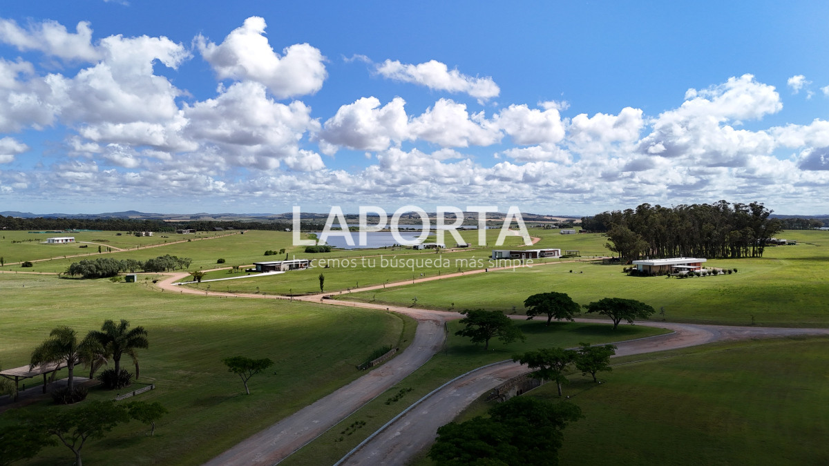 Terreno ID.548/Venta-Terrenos-en-Barrios-Privados-Laguna-de-los-Cisnes - Venta Terrenos en Barrios Privados Laguna de los Cisnes