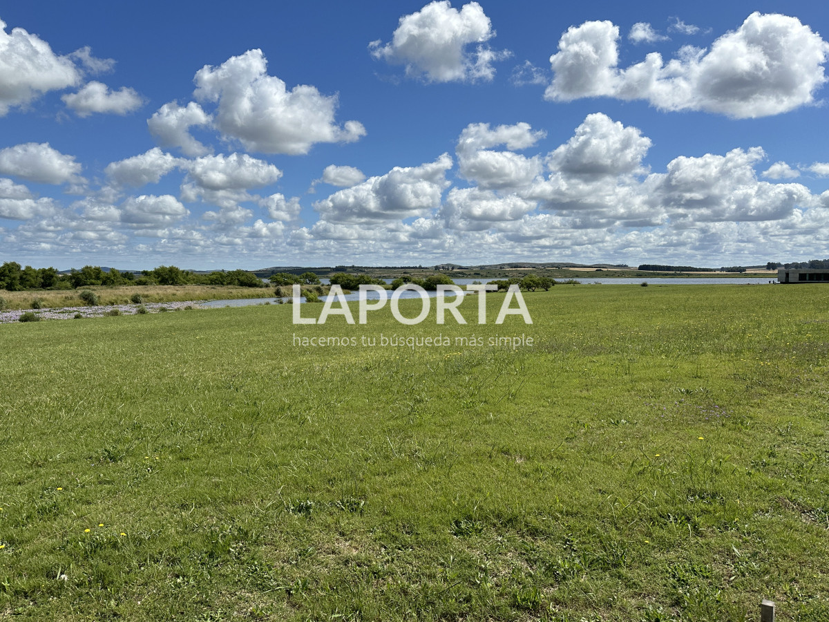 Terreno ID.548/Venta-Terrenos-en-Barrios-Privados-Laguna-de-los-Cisnes - Venta Terrenos en Barrios Privados Laguna de los Cisnes