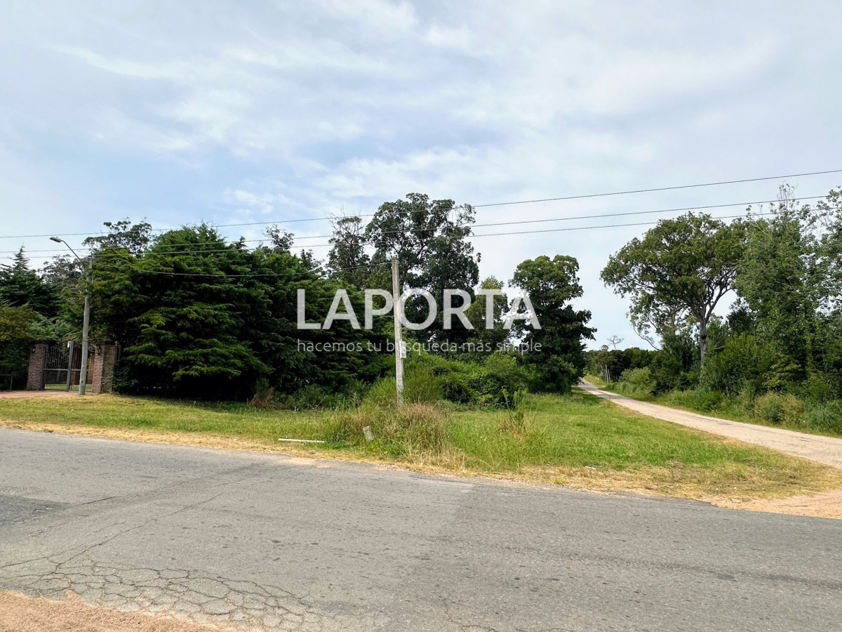 Terreno ID.55/Terreno-en-venta,-en-zona-de-Club-de-Golf-en-Punta-del-Este - Terreno en venta, en zona de Club de Golf en Punta del Este