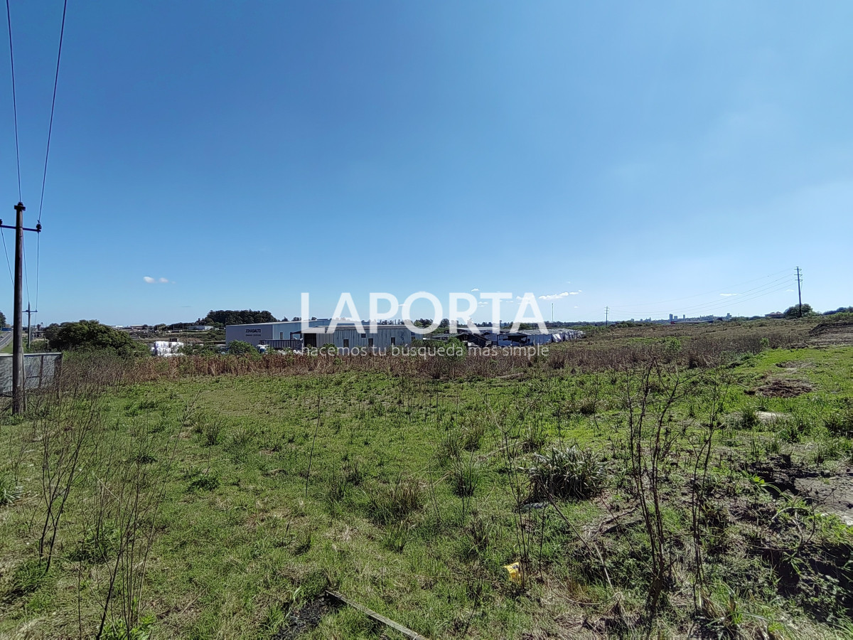 Terreno ID.589/Terreno-de-1-Hectárea-en-Ubicación-Privilegiada-sobre-By-Pass - Terreno de 1 Hectárea en Ubicación Privilegiada sobre By Pass