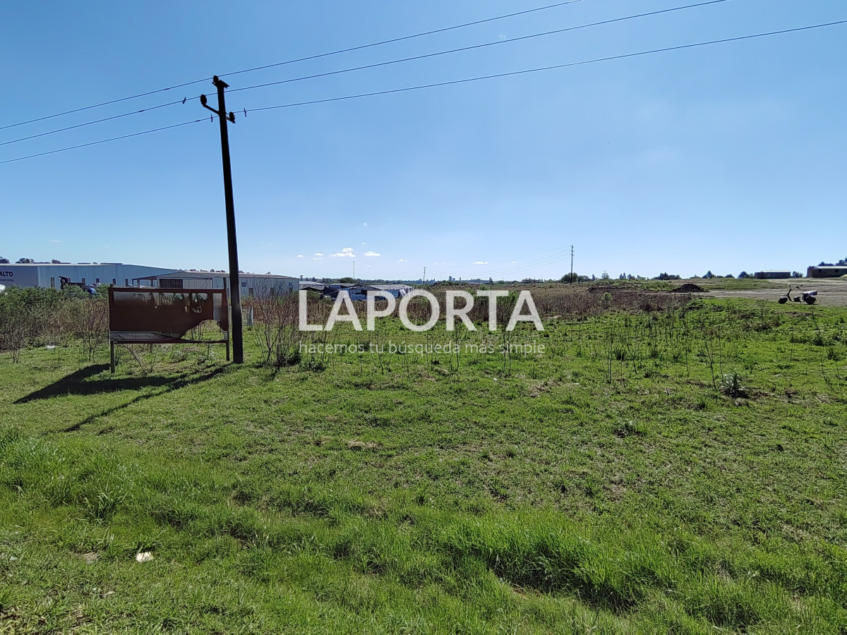 Terreno ID.589/Terreno-de-1-Hectárea-en-Ubicación-Privilegiada-sobre-By-Pass - Terreno de 1 Hectárea en Ubicación Privilegiada sobre By Pass