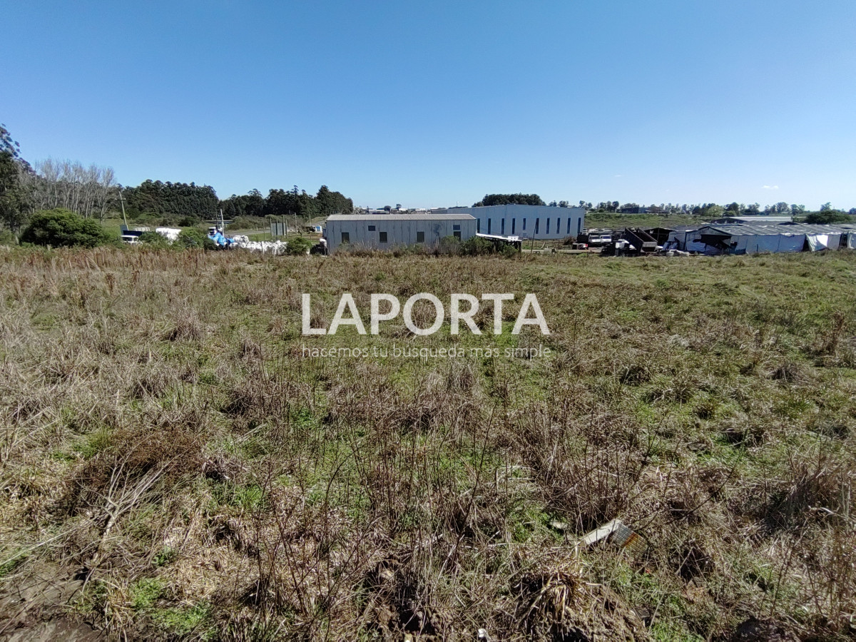 Terreno ID.589/Terreno-de-1-Hectárea-en-Ubicación-Privilegiada-sobre-By-Pass - Terreno de 1 Hectárea en Ubicación Privilegiada sobre By Pass