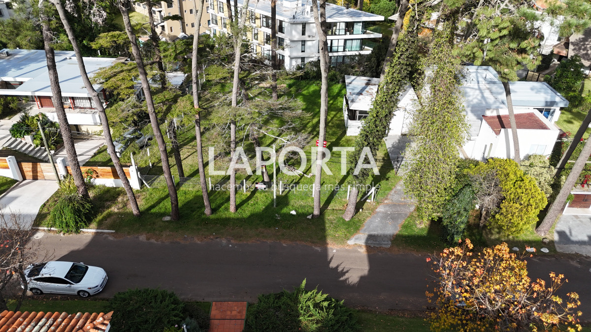 Terreno ID.952/Terreno-en-Venta-en-Punta-del-Este-zona-La-Mansa-parada-18 - Terreno en Venta en Punta del Este zona La Mansa parada 18