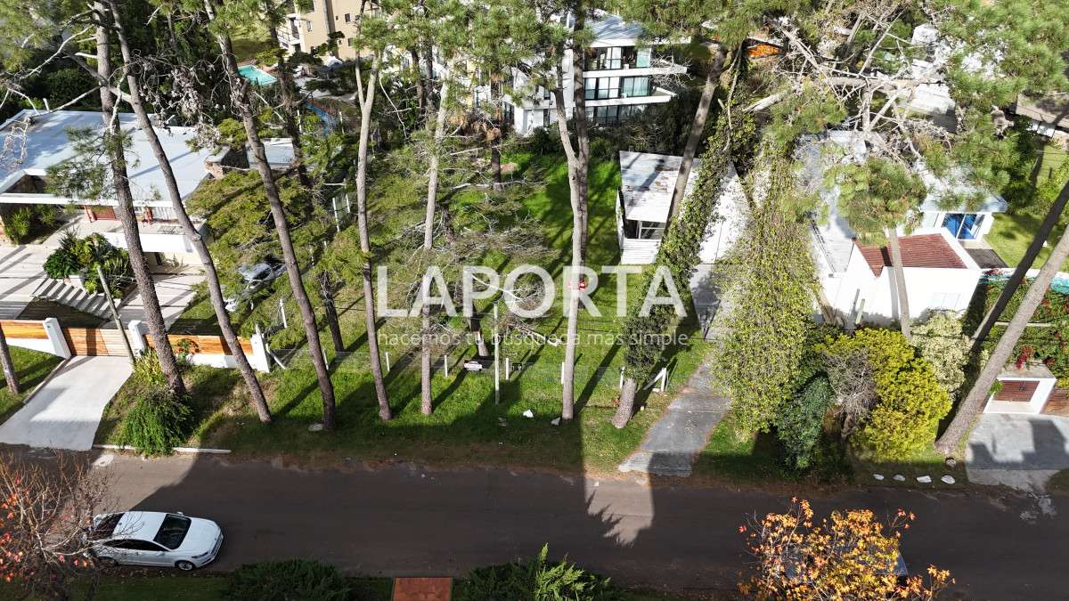 Terreno ID.952/Terreno-en-Venta-en-Punta-del-Este-zona-La-Mansa-parada-18 - Terreno en Venta en Punta del Este zona La Mansa parada 18