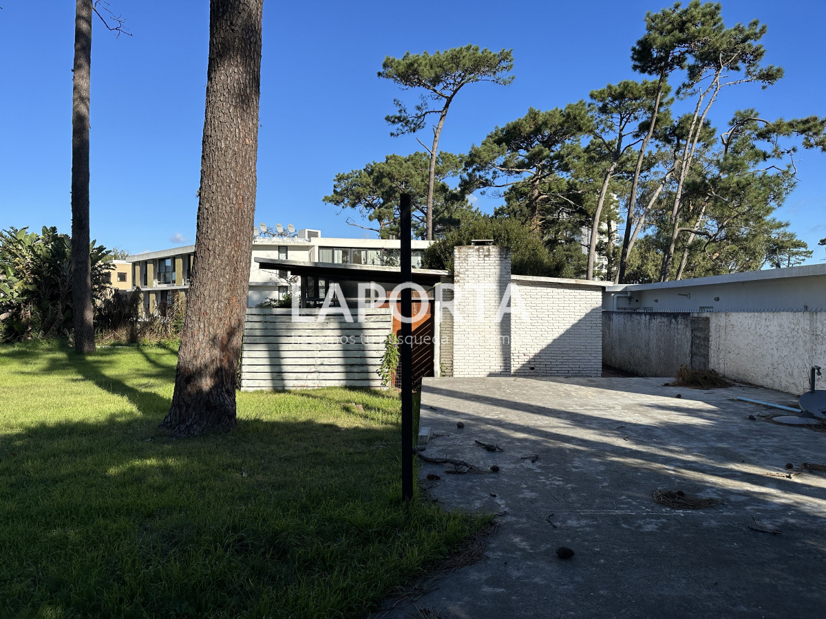 Terreno ID.952/Terreno-en-Venta-en-Punta-del-Este-zona-La-Mansa-parada-18 - Terreno en Venta en Punta del Este zona La Mansa parada 18