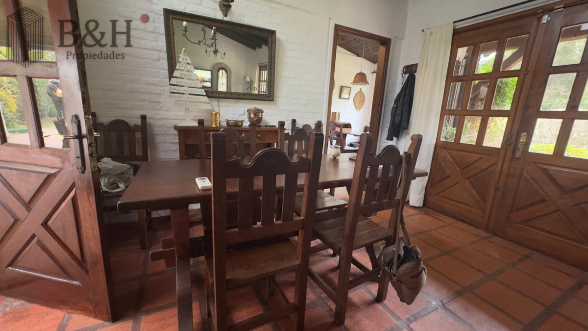 Casa ID.7604 - ALQUILER CASA 4 DORMITORIOS ANUAL CON COCHERA
