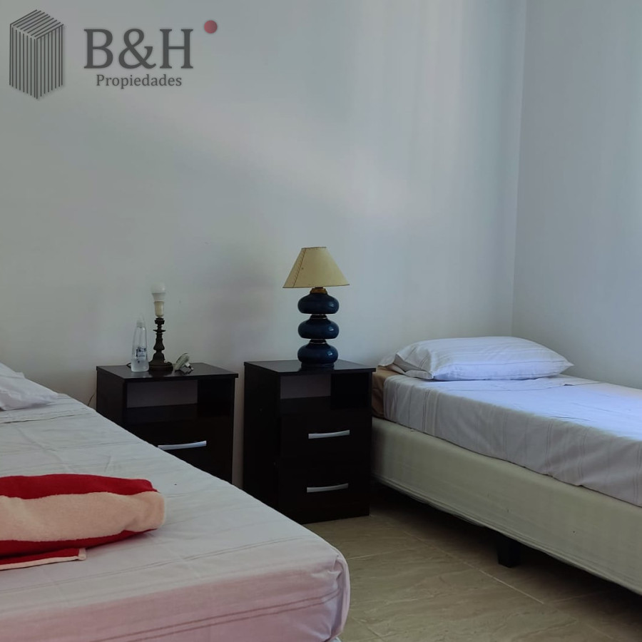 Casa ID.6533 - VENDO CASA, 3 DORMITORIOS, 2 BAÑOS, ENORME PATIO CON PARRILLERO, EL TESORO, LA BARRA.