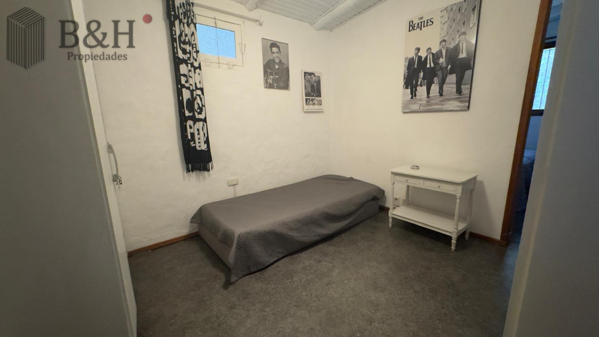 Casa ID.7604 - ALQUILER CASA 4 DORMITORIOS ANUAL CON COCHERA