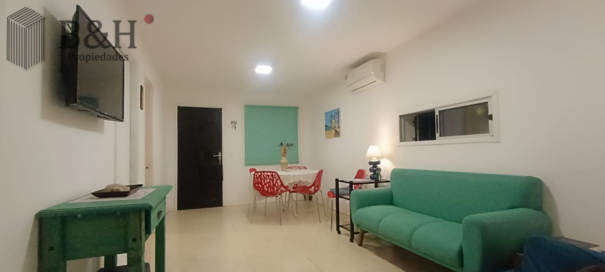 Casa ID.6533 - VENDO CASA, 3 DORMITORIOS, 2 BAÑOS, ENORME PATIO CON PARRILLERO, EL TESORO, LA BARRA.