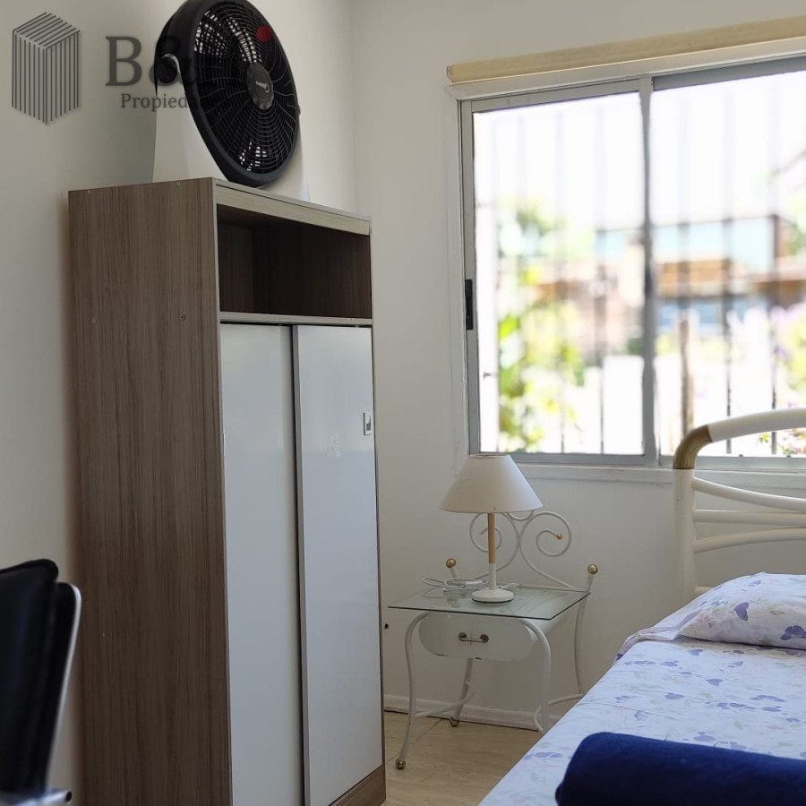 Casa ID.6533 - VENDO CASA, 3 DORMITORIOS, 2 BAÑOS, ENORME PATIO CON PARRILLERO, EL TESORO, LA BARRA.