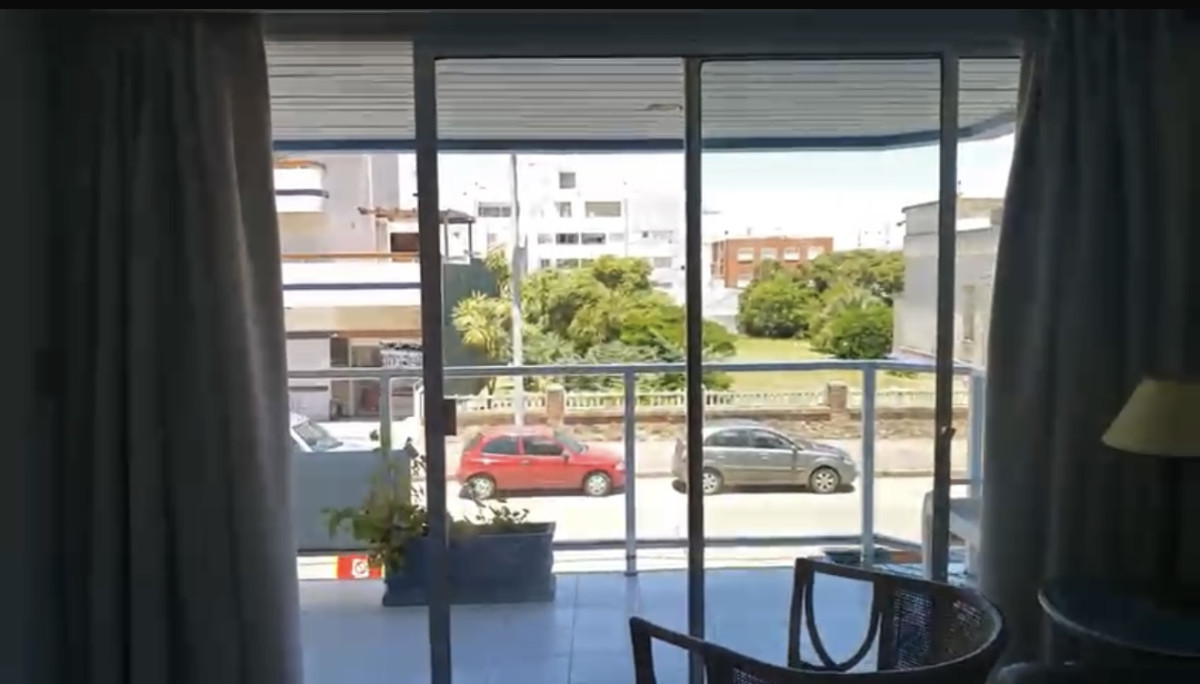 https://ri.com.uy/f/519/0/1200/0/0/0/b2a312fe6962d0467edcc720b37bf3cd.jpg