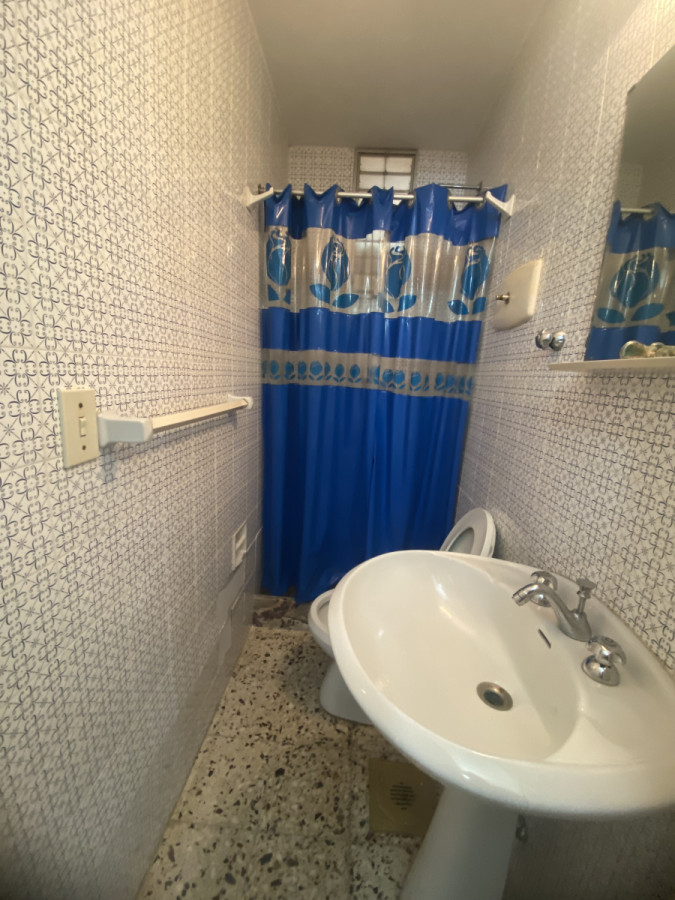 https://ri.com.uy/f/519/0/1200/0/0/0/b8daf7eb2ea33a9c62f823b79a90c59a.jpg