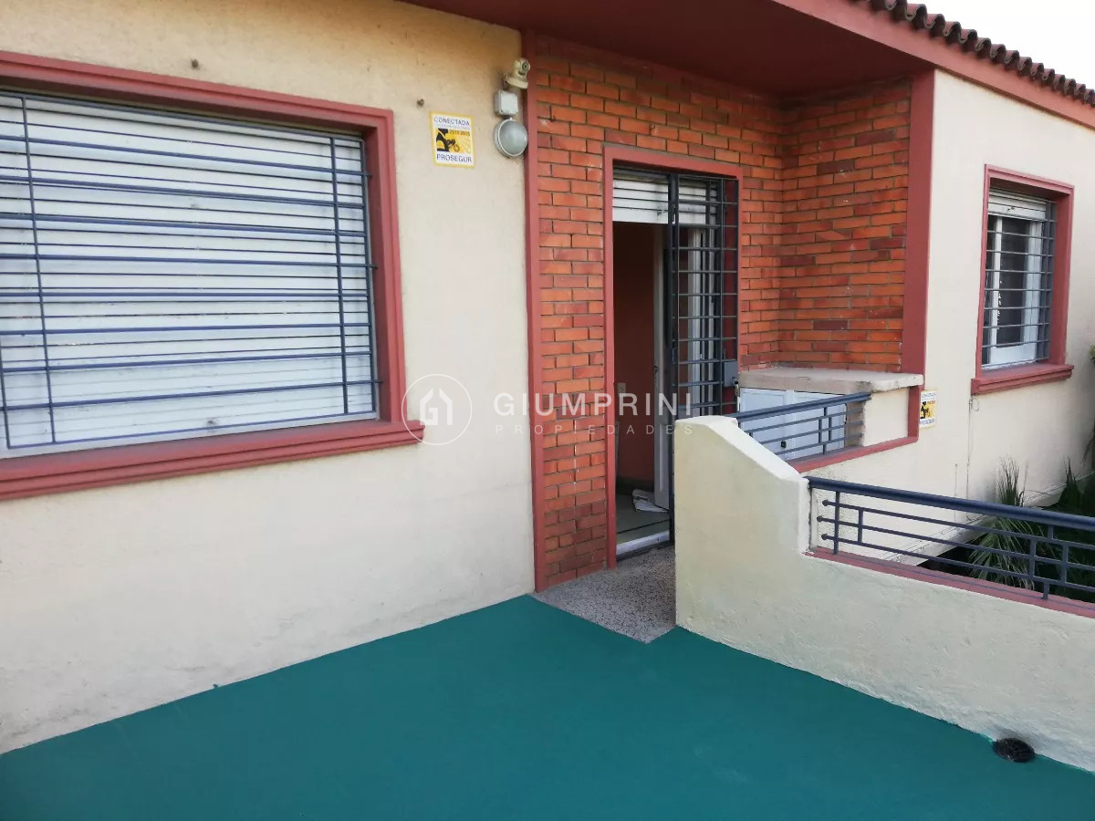 Apartamento ID.233 - Alquiler apartamento tipo casa en Parque Batlle 