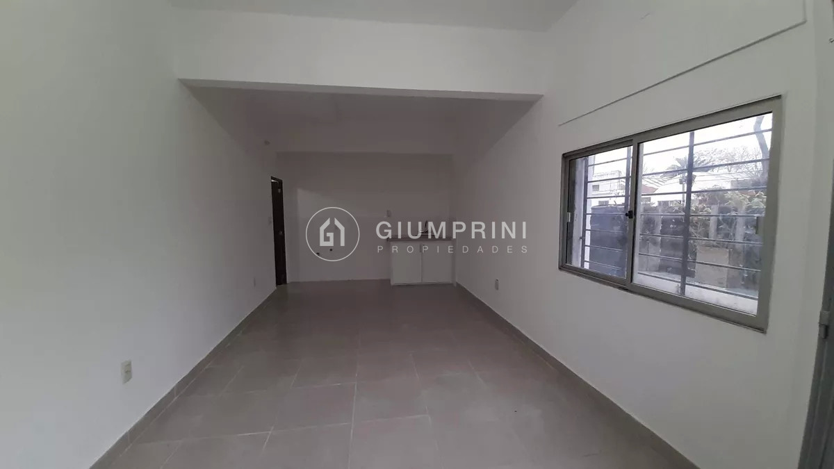 Apartamento ID.221 - Alquiler monoambiente Parque Batlle con patio
