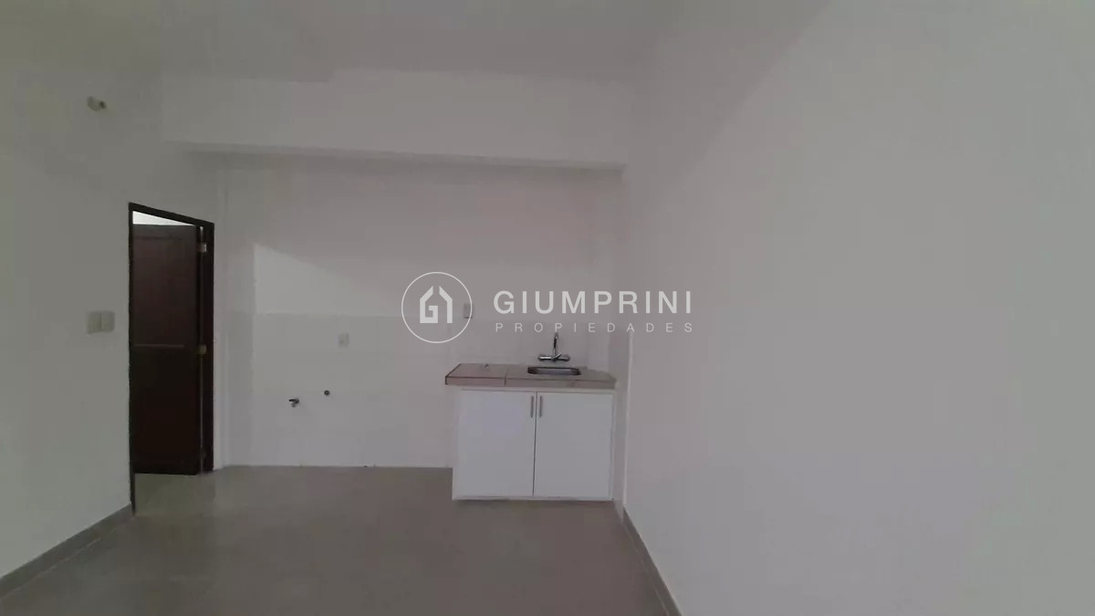 Apartamento ID.221 - Alquiler monoambiente Parque Batlle con patio