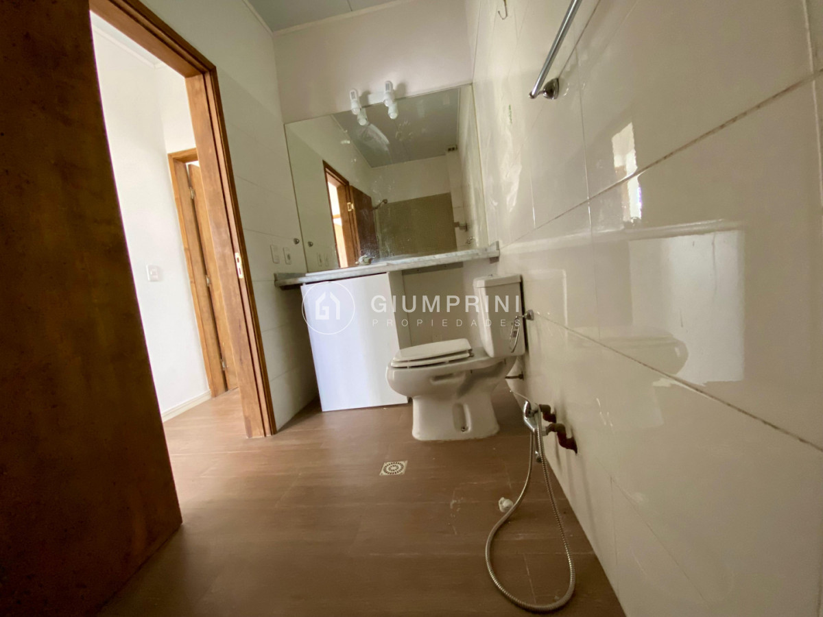 Apartamento ID.1088 - Alquiler apto tipo casa 2 dormitorios - Patio - Malvín Norte - La cruz