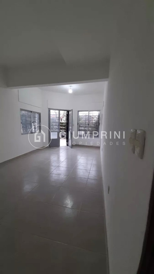 Apartamento ID.221 - Alquiler monoambiente Parque Batlle con patio