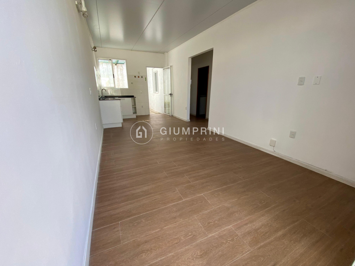 Apartamento ID.1088 - Alquiler apto tipo casa 2 dormitorios - Patio - Malvín Norte - La cruz
