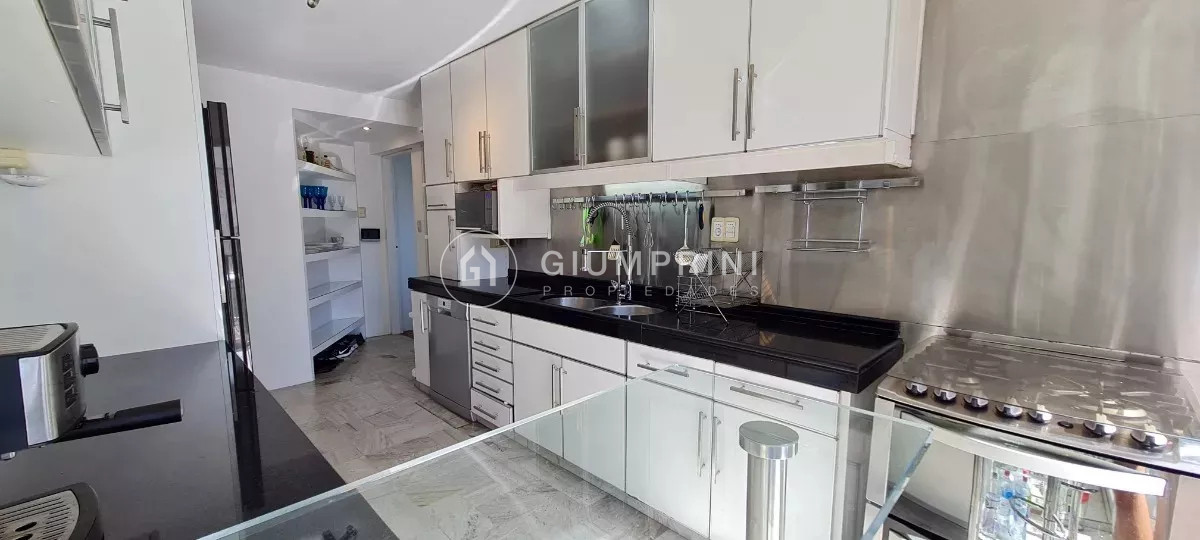 Apartamento ID.456 - Alquiler apartamento 3 dormitorios - Punta Carretas - terraza - cochera Ref456