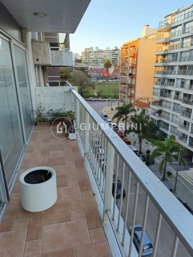 Apartamento ID.683 - Alquiler apartamento 3 dormitorios - Garage - Punta Carretas 