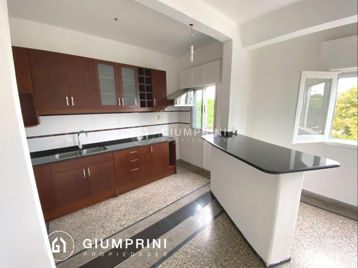 Apartamento ID.434 - Alquiler apartamento 2 dormitorios en Buceo con balcón Ref434